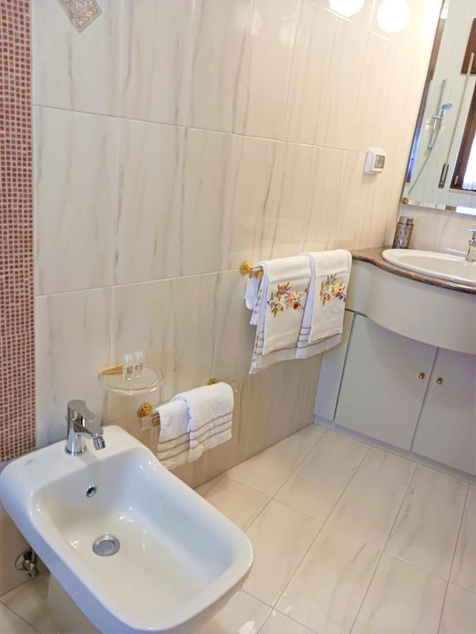 47, Vittorio Veneto Hotel Locorotondo Bagian luar foto